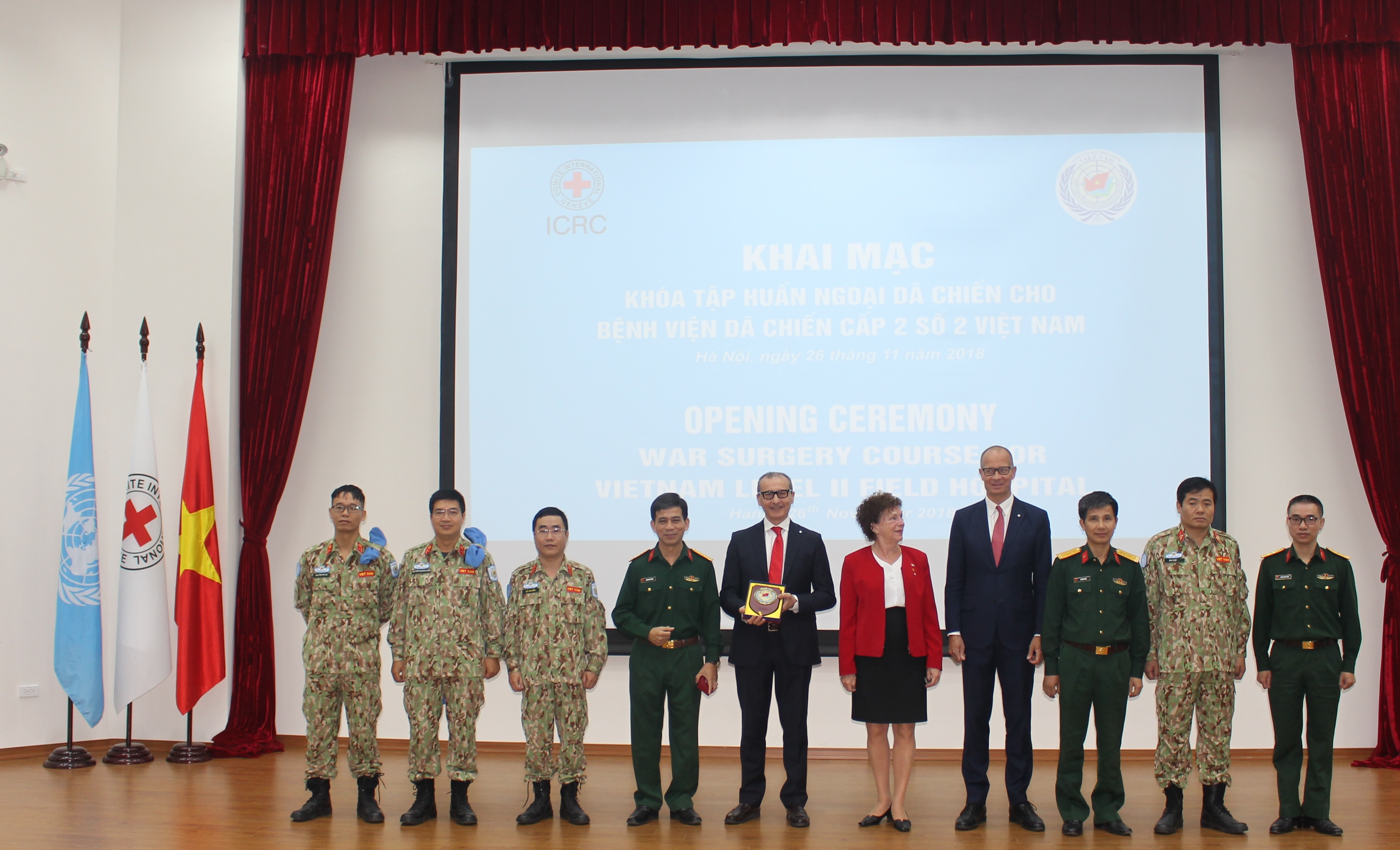 Tập huấn phẫu thuật dã chiến cho Bệnh viện Dã chiến cấp 2 số 2 của Việt Nam